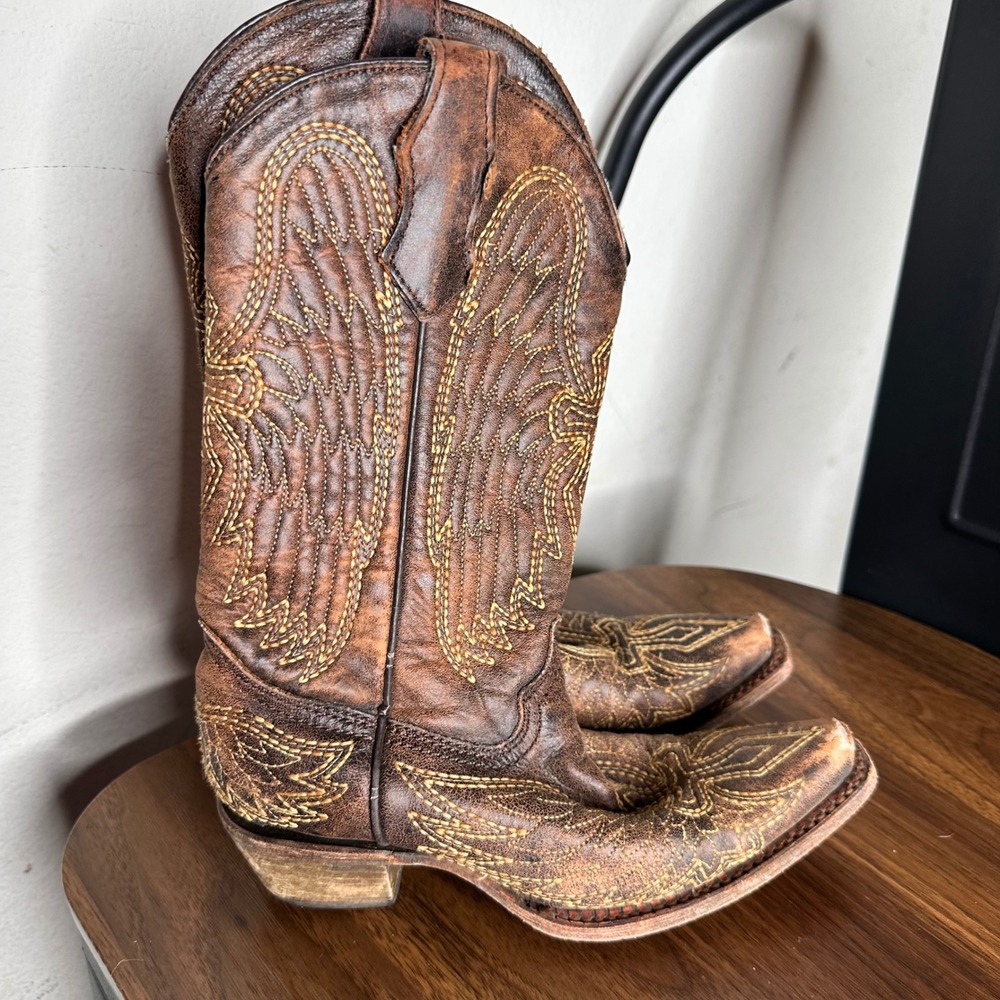 Corral Teens Sz 2 Distressed Brown Leather Wing Cross Embroidered Western Boots